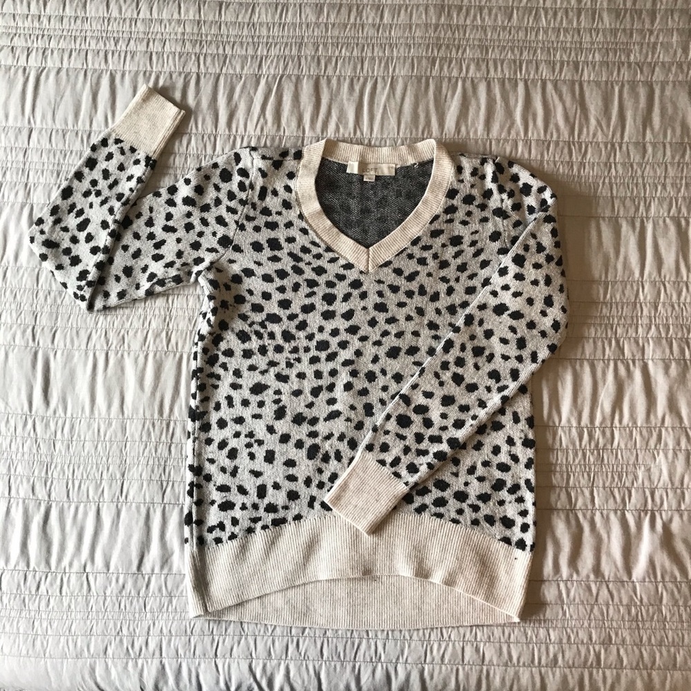 LOFT Sweater - Picture 1 of 2